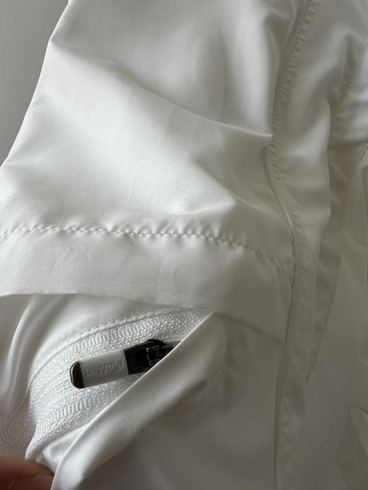 韩国🇰🇷高er夫malbon外套，这款是经典拉链设计，穿脱更方便，胸前logo点缀，超精致，后背立体压胶LOGO工艺，超级上档次，底摆处有抽绳、根据不同的环境需要，随时疏松拉紧抽绳，超洋气 商品图5