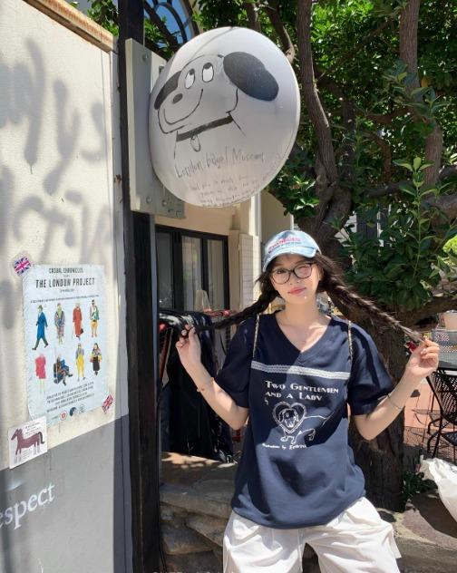 <曾小咸推荐> V领蕾丝印花短袖  商品图4