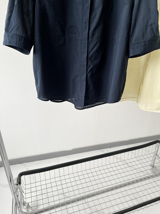 25新款，哈家原单衬衫，韩国🇰🇷客供面料，薄棉的，重工刺绣面料，夏天穿超舒服，里面还贴心的加了雪纺内衬，一点也不透哦，超级好穿，无论是通勤还是日常穿都好看，领口带LOGO的扣子，质感满满，必入款！ 商品图2