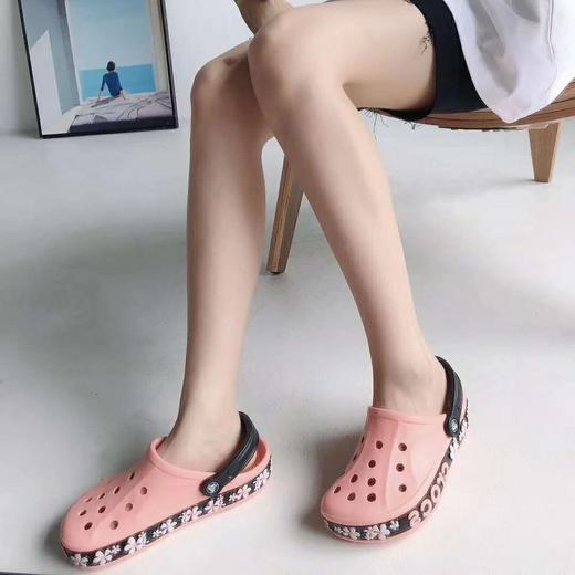 点此购买 卡洛驰贝雅亲子情侣款沙滩洞洞鞋 pp 315902 商品图7