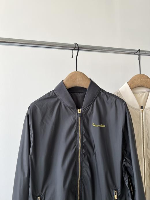 25新款日本🇯🇵高端高尔夫🏌品牌RESUrrection春款外套，专柜价3000+，超级高端的一个品牌，客供面料，有光泽度，质感超好，简单帅气的一款，胸前有LOGO，YKK双拉头，满满的高级感！ 商品图1