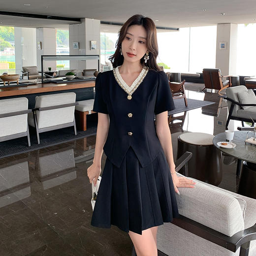 【清仓超15天不保价】奢姿大码女装2025夏季时尚v领短袖套装胖妹妹气质优雅简约两件套9952953280【1】 商品图4