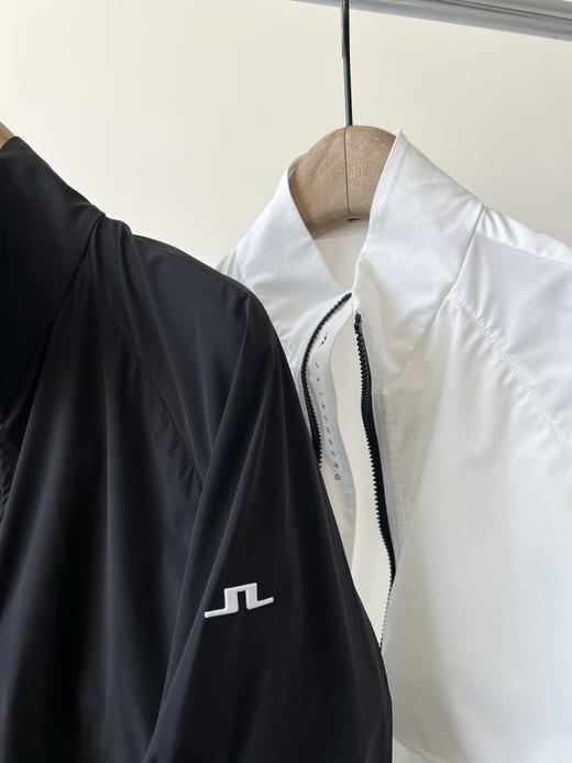25春款，林德伯格原单高尔夫外套，面料有弹力，超舒服，薄厚适中，既可以做外套，又可以做防晒，下摆可以抽绳，简单帅气，双拉头设计！数量不多！ 商品图4