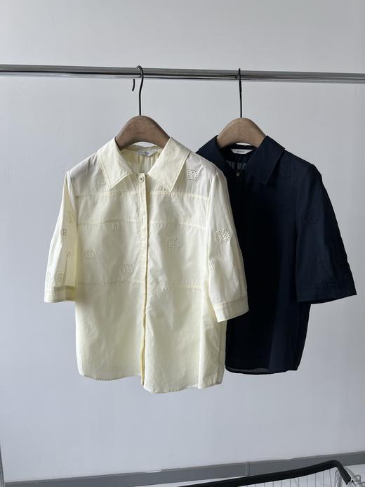 25新款，哈家原单衬衫，韩国🇰🇷客供面料，薄棉的，重工刺绣面料，夏天穿超舒服，里面还贴心的加了雪纺内衬，一点也不透哦，超级好穿，无论是通勤还是日常穿都好看，领口带LOGO的扣子，质感满满，必入款！ 商品图0