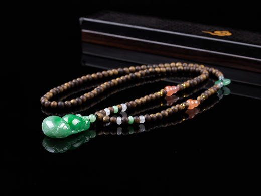 XY0263沉香+翡翠满色立体大葫芦挂件 商品图6