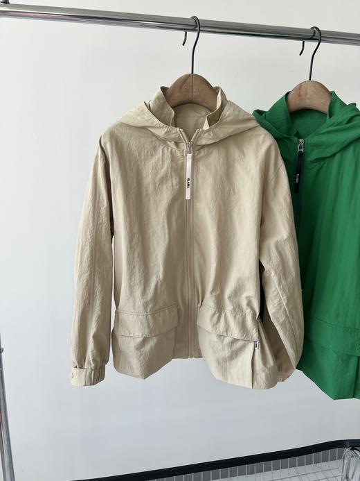 高尔夫🏌‍♀原单外套，韩国🇰🇷客供面料，微微皱感，上档次，打高尔夫🏌‍♀或者日常穿都很好穿，微宽松的休闲版型，腰部可调节，数量不多、20多件！ 商品图1