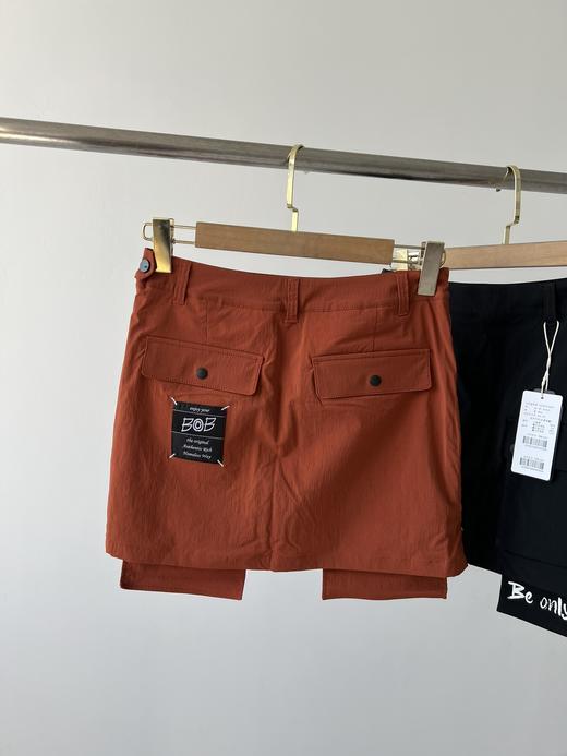 韩国🇰🇷高er夫BOB春夏新款女工装半裙，客供面料，质感超好，三标齐全，品相完美，磨砂质感的速干面料，透气性超好，吸湿排汗，休闲运动风，侧拉链穿着，脱卸方便，内配有安全裤，前身两侧工装口袋 商品图6