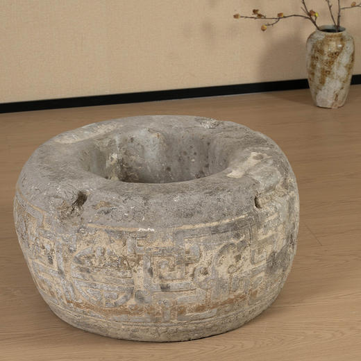 清中期 石雕夔龙捧寿鼓墩形井圈 商品图3