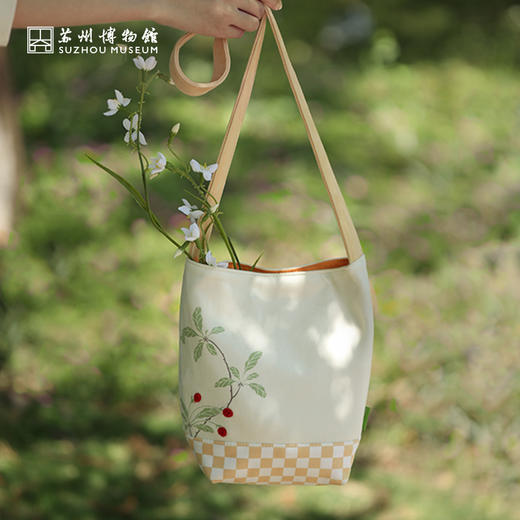 苏州博物馆 过枝樱桃绒布包 商品图3