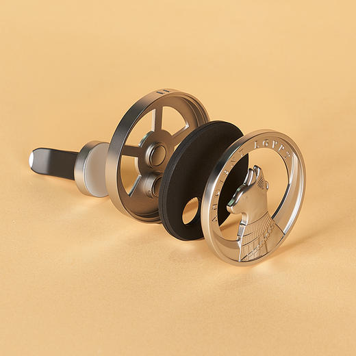 大英博物馆 盖亚·安德森猫系列 香挂车载汽车车插香薰礼盒 银色 商品图6