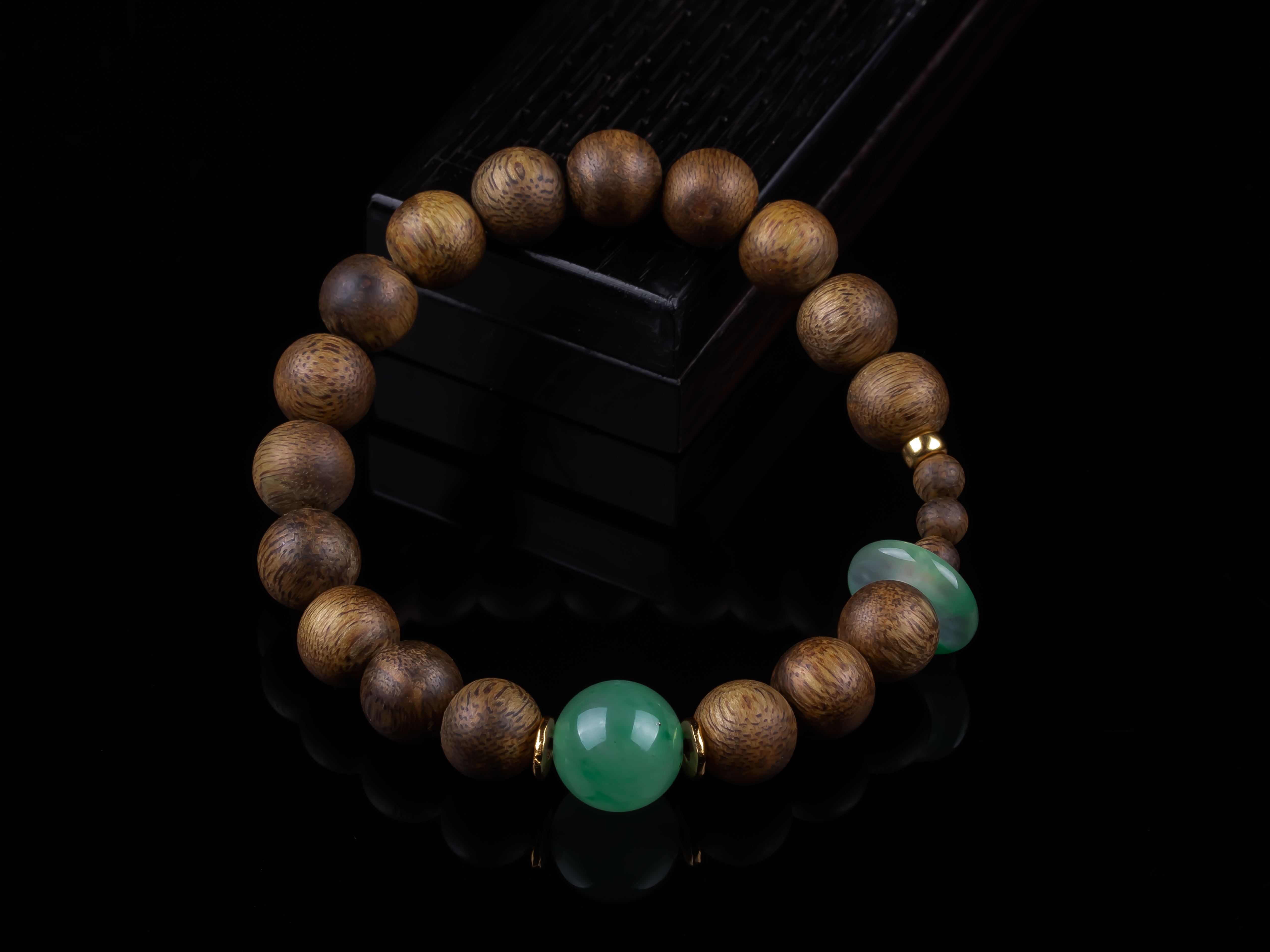 XY0211沉香+非洲翠手串