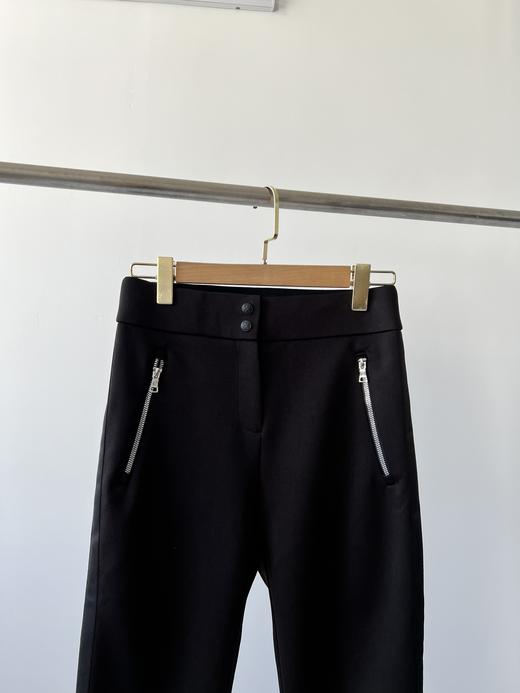 G- FORE原单裤子，🍁🍁超级百搭的一款，韩国🇰🇷客供面料，有点厚度，版型也超赞，显瘦，这款裤子工艺超复杂，兜口拉链装饰，裤缝织带拼接，而且反光印花LOGO，后腰针织刺绣，数量不多！ 商品图1