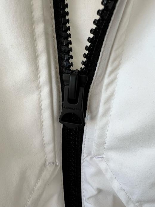 25春款，林德伯格原单高尔夫外套，面料有弹力，超舒服，薄厚适中，既可以做外套，又可以做防晒，下摆可以抽绳，简单帅气，双拉头设计！数量不多！ 商品图4