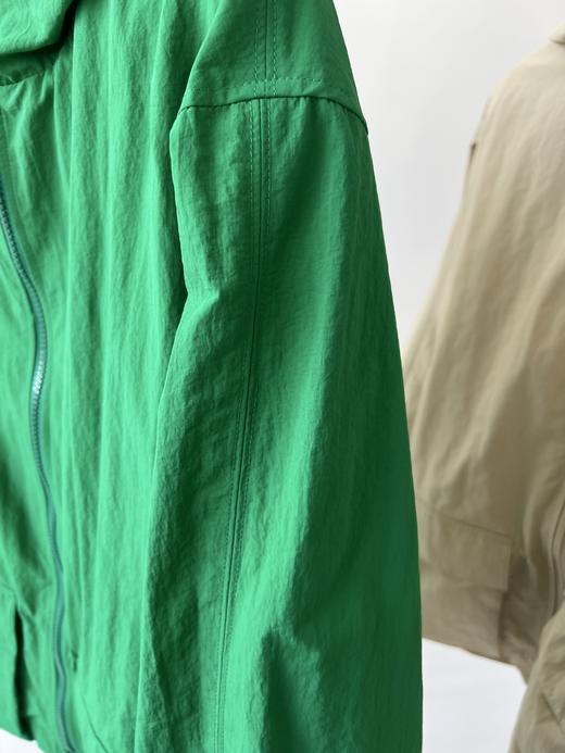 高尔夫🏌‍♀原单外套，韩国🇰🇷客供面料，微微皱感，上档次，打高尔夫🏌‍♀或者日常穿都很好穿，微宽松的休闲版型，腰部可调节，数量不多、20多件！ 商品图5