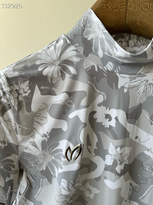 25年新款，兔耳朵原单T🍁🍁💕，超级好看的一款，特别洋气的一个印花设计，既显瘦又显肤色，胸前立体LOGO，袖子织带拼色！特别高级！数量不多！ 商品图2