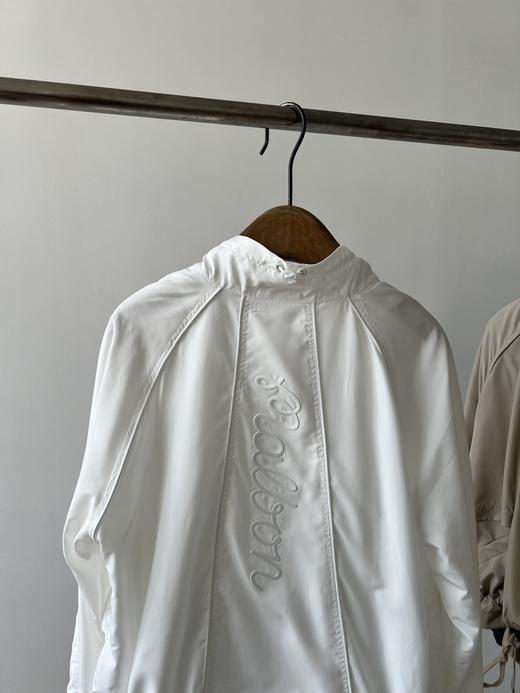 韩国🇰🇷高er夫malbon外套，这款是经典拉链设计，穿脱更方便，胸前logo点缀，超精致，后背立体压胶LOGO工艺，超级上档次，底摆处有抽绳、根据不同的环境需要，随时疏松拉紧抽绳，超洋气 商品图8