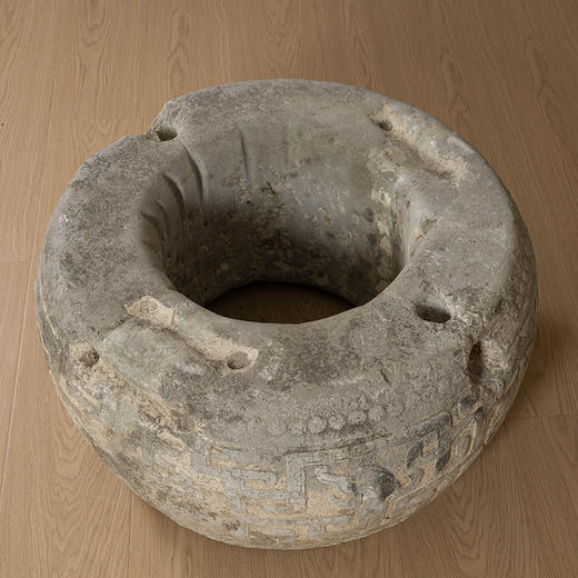 清中期 石雕夔龙捧寿鼓墩形井圈 商品图4