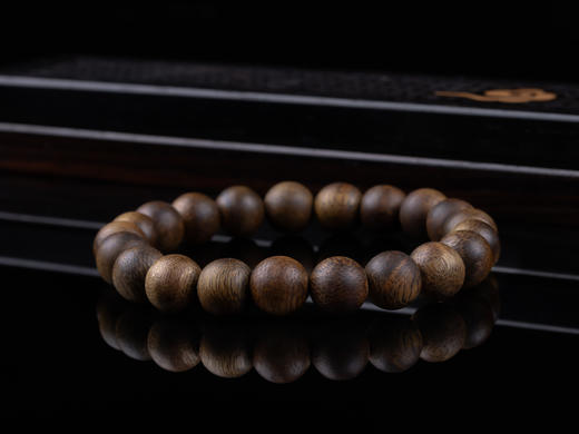 XY0215沉香13mm素圈大手串14克 商品图5