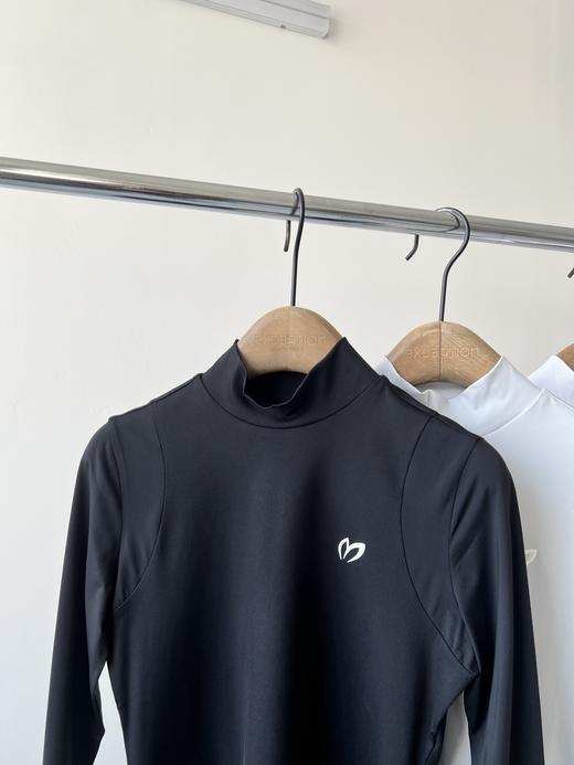 兔耳朵纯原单打底衫🍁🍁，纯原单货，接受任何形式的验货，超级百搭的一款，韩国🇰🇷面料,超有质感，竖条纹和网眼拼接，胸前立体LOGO，后背印花，显瘦又百搭的一款！ 商品图2