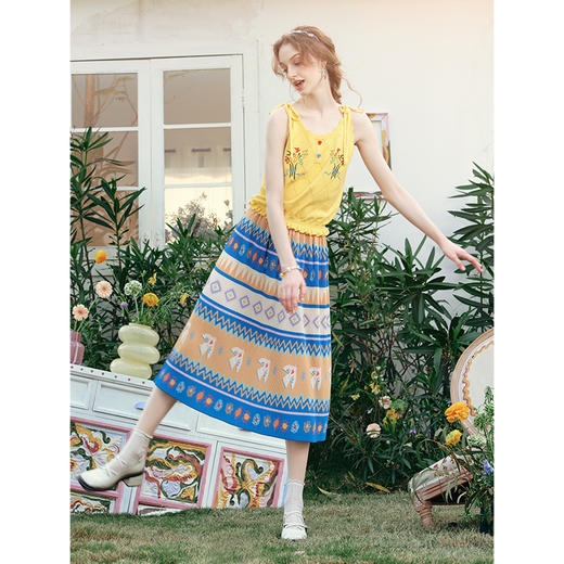 两三事 星瞳折戟 2025夏季新款民族风印花压褶高腰雪纺半身裙长裙 商品图3