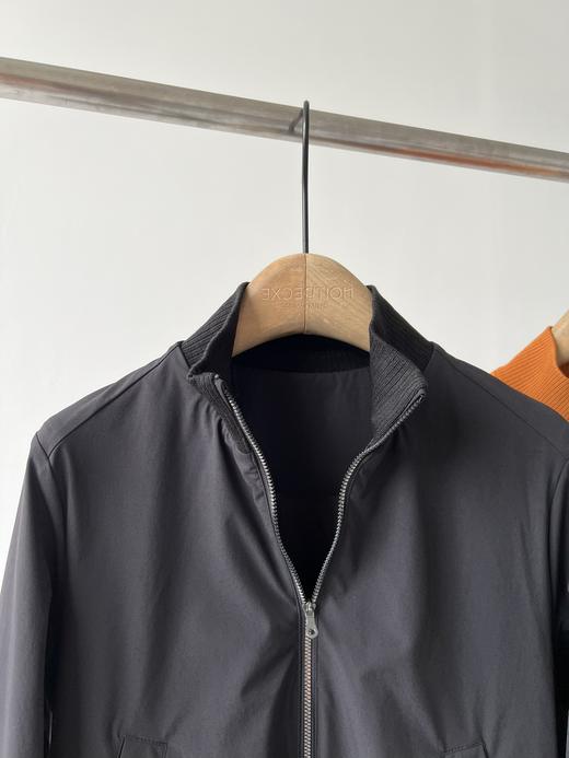 LYN X纯原单外套💕👍，难得好货，韩国🇰🇷客供面料，弹力超好，无论是打球还是平时运动，都是超级舒服的，简单经典立领版型，不挑身材，有一定的厚度、带里衬，可以穿到深秋，扣子拉链等辅料都是全原 商品图3