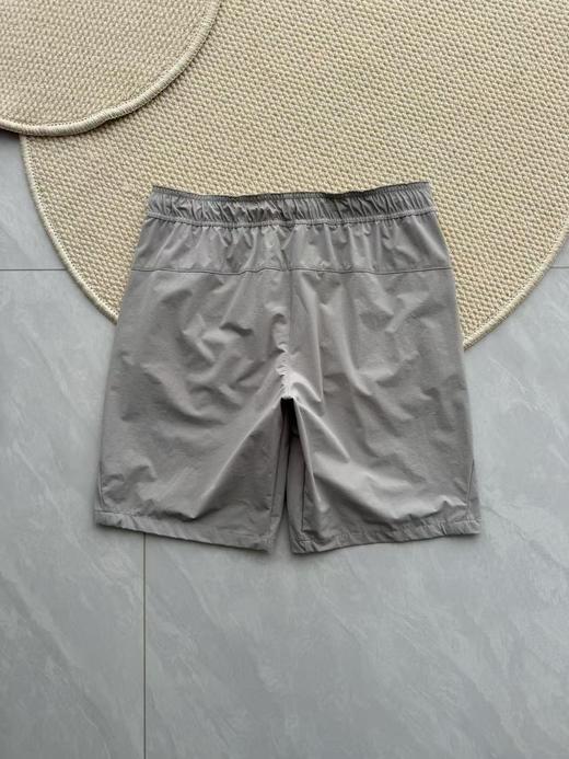 点此购买 可隆夏季男款梭织拼接速干五分短裤 LL 315806 商品图2