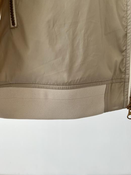 25新款日本🇯🇵高端高尔夫🏌品牌RESUrrection春款外套，专柜价3000+，超级高端的一个品牌，客供面料，有光泽度，质感超好，简单帅气的一款，胸前有LOGO，YKK双拉头，满满的高级感！ 商品图7