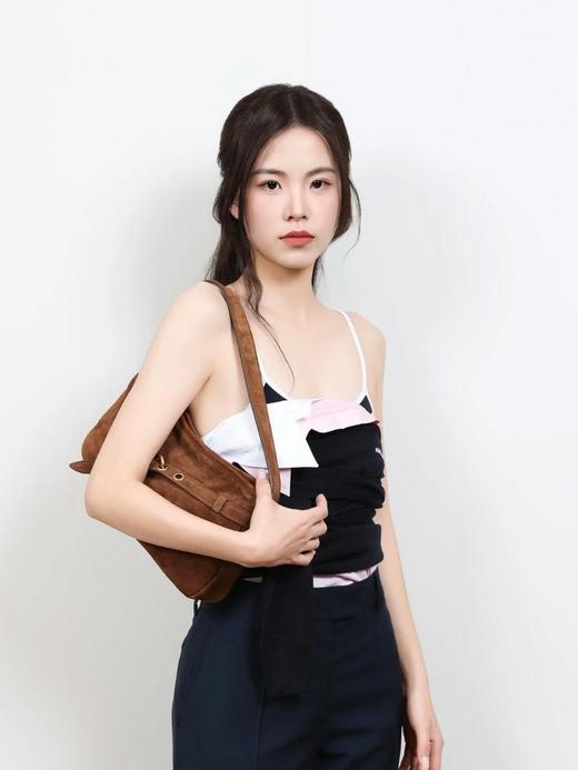 MiuMiu缪缪Aventure2025系列单肩腋下包（MM） 商品图6