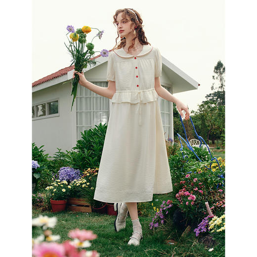 两三事 纯澈引力 2025夏季新款小清新拼色纽扣绑带a字连衣裙 商品图2