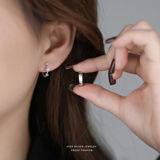 【六芒星】S925纯银不对称小众设计星星耳饰【YXS-E5399】 商品图1