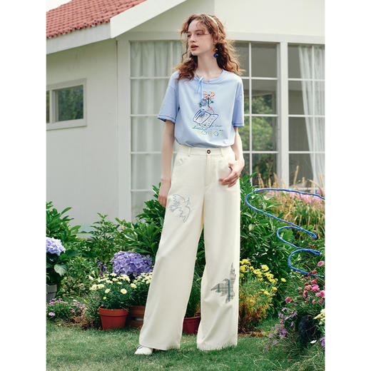 两三事 低空飞行 2025夏季新款复古印花刺绣直筒休闲裤女宽松 商品图3