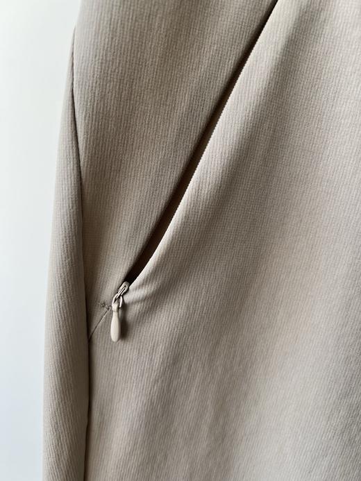 韩国订单，代购1400+ VOIvik高尔夫春款小脚裤，商务休闲款，四面弹质地，里层华夫格略带绒感，透气性好，后腰皮筋包容性好，非常舒适，做工精致。 商品图5