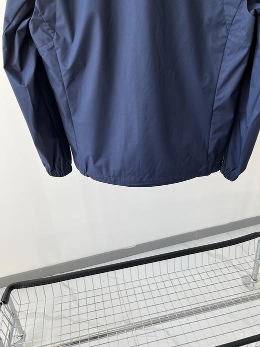 25春款，🍁🍁高尔夫🏌原单，万星威夹克外套，简单利落，超级百搭的一款，面料有弹力，有质感，拉链有小企鹅🐧L OGO，后背拼接设计，可以有很好的舒展性！数量不多！ 商品图7