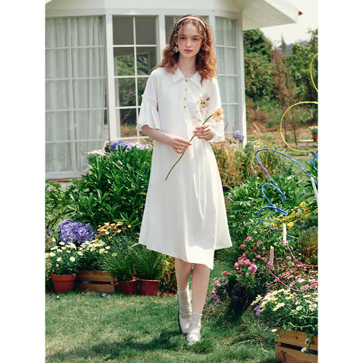 两三事蓝昼诗行2025夏季新款小清新刺绣喇叭袖不规则衬衫裙连衣裙 商品图2