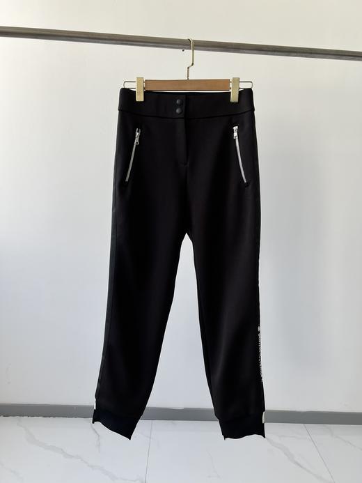 G- FORE原单裤子，🍁🍁超级百搭的一款，韩国🇰🇷客供面料，有点厚度，版型也超赞，显瘦，这款裤子工艺超复杂，兜口拉链装饰，裤缝织带拼接，而且反光印花LOGO，后腰针织刺绣，数量不多！ 商品图0