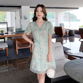 奢姿大码女装2025夏季减龄绣花设计简约连衣裙胖妹妹V领时尚裙子9952869636