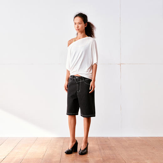 NUTH斜肩微透露肩宽松蝙蝠袖短袖T恤女 商品图0