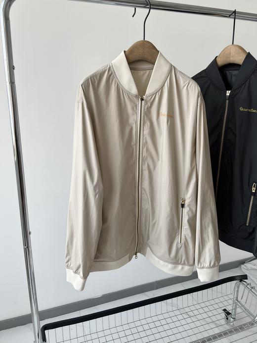 25新款日本🇯🇵高端高尔夫🏌品牌RESUrrection春款外套，专柜价3000+，超级高端的一个品牌，客供面料，有光泽度，质感超好，简单帅气的一款，胸前有LOGO，YKK双拉头，满满的高级感！ 商品图1