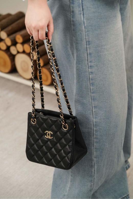 CHANEL香奈儿25Cminitote金色金属品牌微标Logo亮面粒纹小牛皮（HH） 商品图8