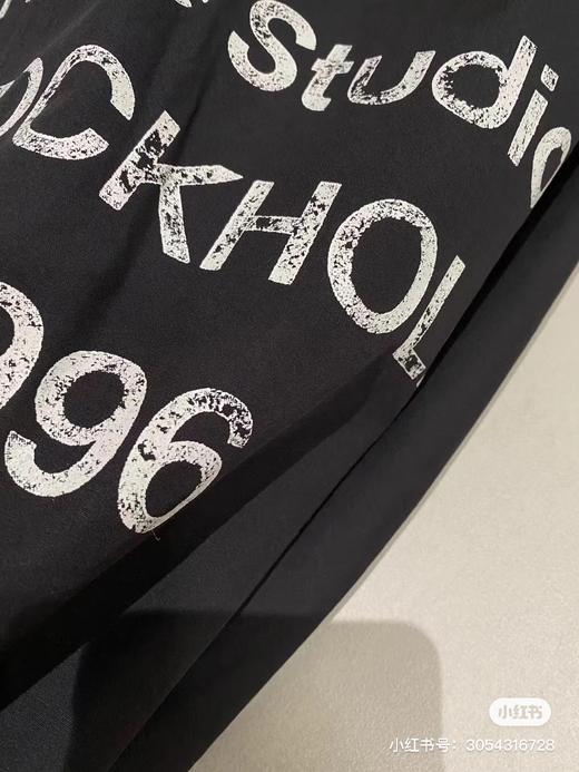 新款Acne 1996情侣夹克，真的是全网都在安利的大爆款，被小红书🍠各大博主强烈推荐… 棉质风衣面料，水洗做旧工艺，不同于以往传统夹克的呆板硬塑感，此款上身柔软舒适 商品图8