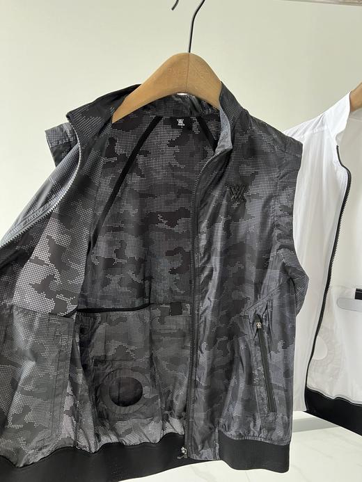 纯原马甲🍁🍁，纯纯的原单货，这款必须好好夸夸，工艺超级复杂，工厂做韩国订单加工时，一天只能做几件衣服，可见其难度相当大，经典拉链设计，后背内部有防风口，外面做了贴兜设计，细节处更显品质，数量不多！ 商品图6