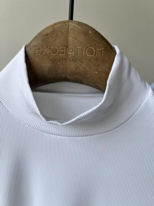 25新款，兔耳朵原单打底衫，原单货，超级好看的一款，牛奶丝罗文拼接，质感超赞，袖子拼接更是亮点，胸前立体LOG O，数量不多！ 商品图6