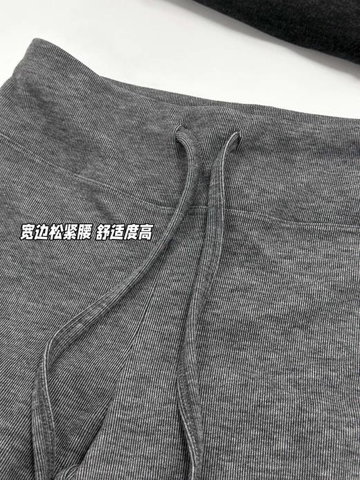 Alo这条裤子没有什么腿型包容不了💯 面料: ​86%聚酯纤维+14%弹性纤维  这裤子的版型巨好，加高腰的阔腿裤，腰头高度完美包裹小肚子盖住肚脐，高度卡在腰围最细的地方，上身只显腰细、腿直、腿长。 商品图5