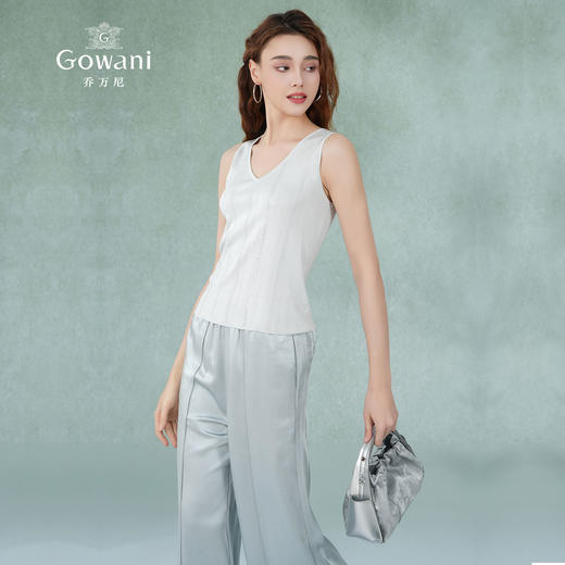 乔万尼新品背心V领显瘦百搭打底上衣EM2M860 商品图2