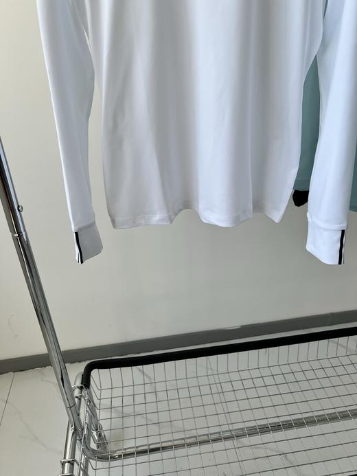 PinG原单打底衫，韩国🇰🇷客供面料，有弹力，质感棒棒的，胸前立体印花，辅料齐全，扣子有L OGO，袖子拼色设计，简约的基础款，细节品质超赞！ 商品图2