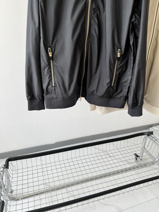 25新款日本🇯🇵高端高尔夫🏌品牌RESUrrection春款外套，专柜价3000+，超级高端的一个品牌，客供面料，有光泽度，质感超好，简单帅气的一款，胸前有LOGO，YKK双拉头，满满的高级感！ 商品图2