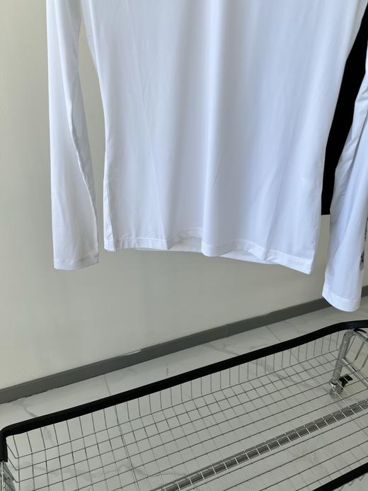 兔耳朵原单💕💕冷感防晒打底，纯纯的原单货，接受任何形式的验货，韩国客供面料，凉凉的冷感，舒服透气又防晒，夏天怕晒宝宝的福音，运动打球或者日常穿都是不错的选择，胸前袖子印花，彰显品质！数量不多！ 商品图2