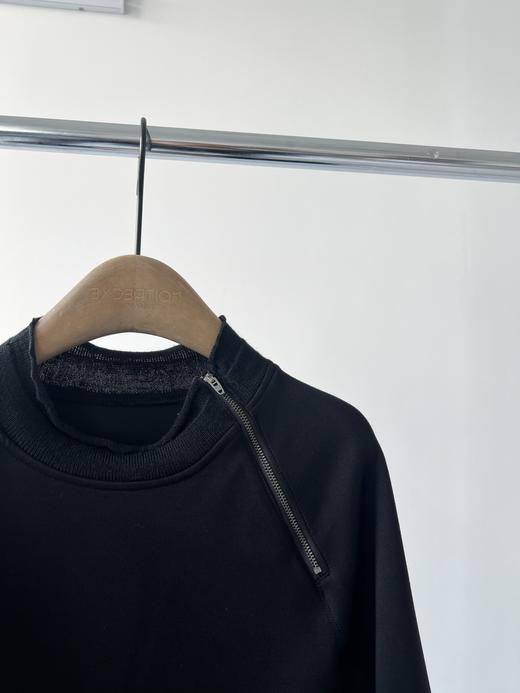 25新款，🍁🍁🍁，DEMOO原单连衣裙，超级好看的一款，大气有范，针织和梭织拼接，层次感分明，既休闲又时尚的一款，下摆装饰扣，大摆设计，包容性很强，任何场合轻松驾驭🍁🍁！ 商品图3