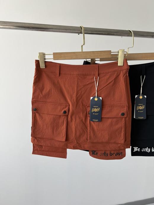 韩国🇰🇷高er夫BOB春夏新款女工装半裙，客供面料，质感超好，三标齐全，品相完美，磨砂质感的速干面料，透气性超好，吸湿排汗，休闲运动风，侧拉链穿着，脱卸方便，内配有安全裤，前身两侧工装口袋 商品图0