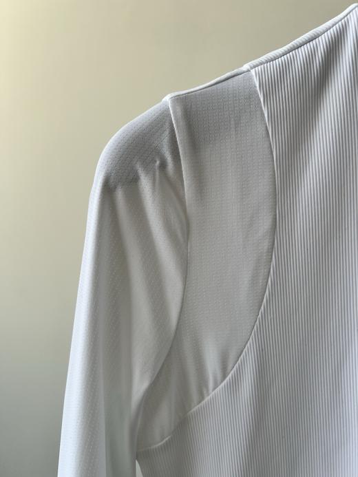 兔耳朵纯原单打底衫🍁🍁，纯原单货，接受任何形式的验货，超级百搭的一款，韩国🇰🇷面料,超有质感，竖条纹和网眼拼接，胸前立体LOGO，后背印花，显瘦又百搭的一款！ 商品图6